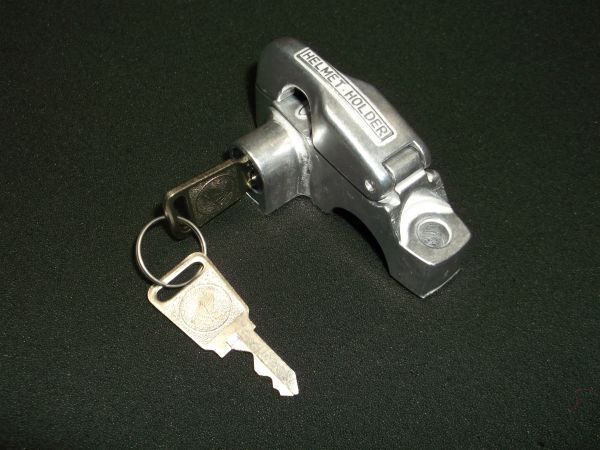CT110 ヘルメットホルダー 新品 ホンダ 純正 ハンドル CD50 キー ロック HM CB エイプ ゴリラ Z50 シャリー DAX ダックス CD 　/ 397