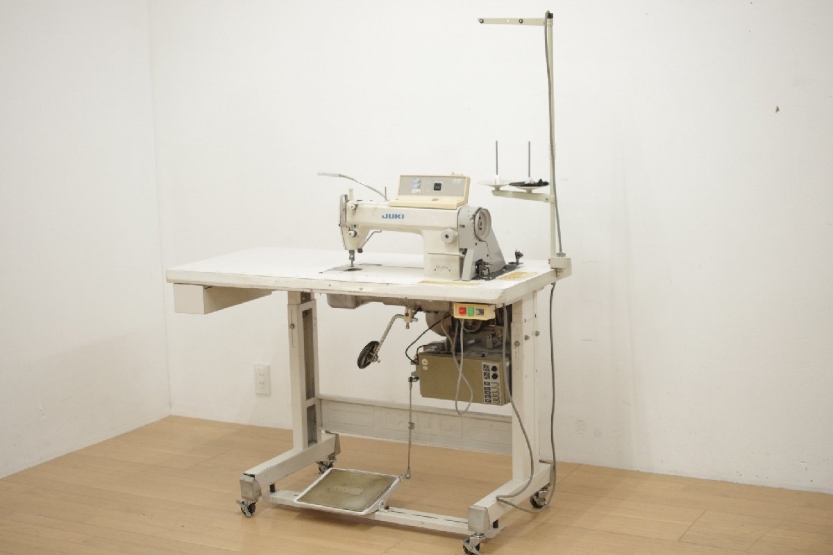 JUKI ジューキ DDL-5570N 1本針本縫いミシン 3相200V 業務用 工業用 縫製工場 手芸 ハンドクラフト 営業所止め (B)