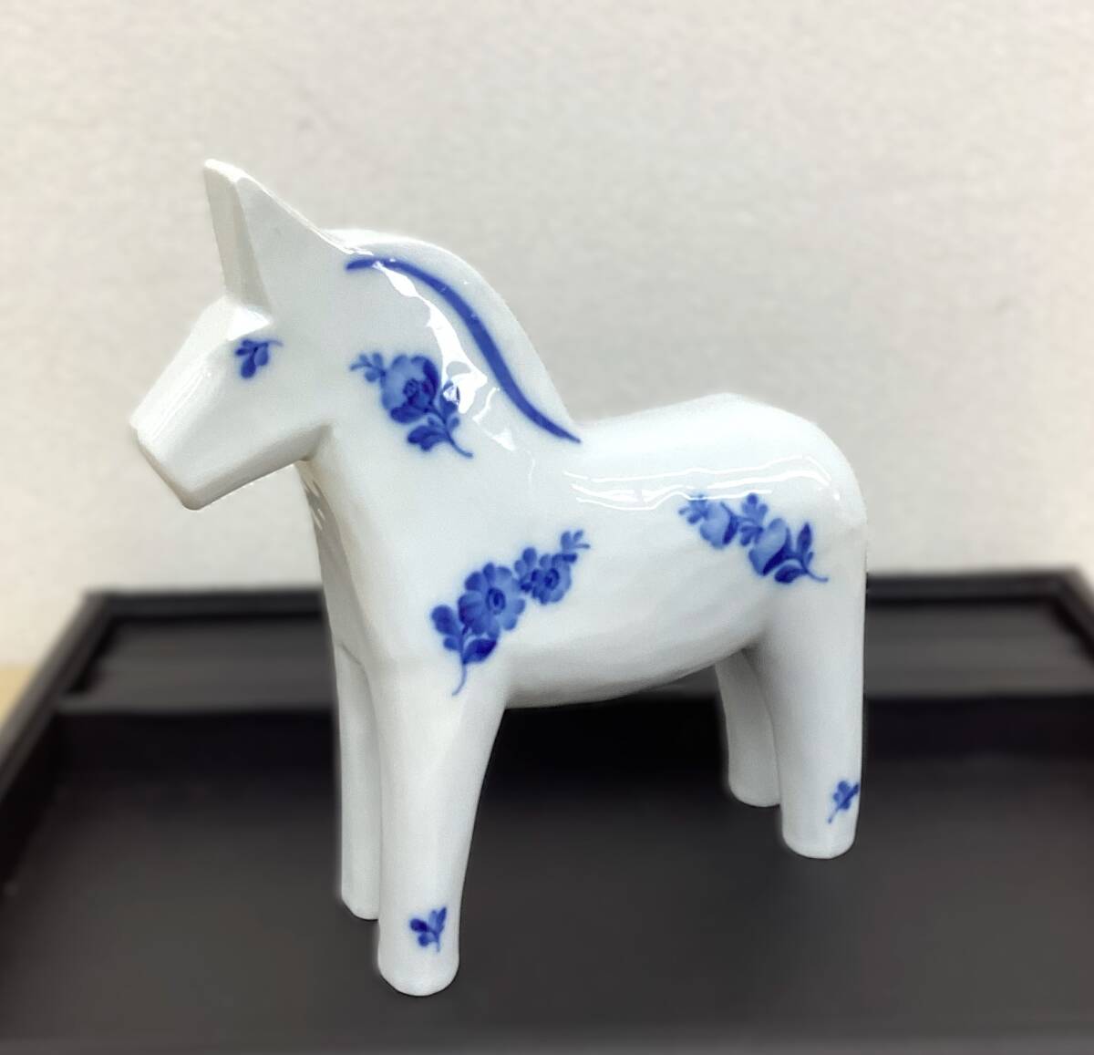 ロイヤルコペンハーゲン 馬 フィギュリン ダーラナホース ブルーフラワー 幸せを呼ぶ馬 kyid14886K