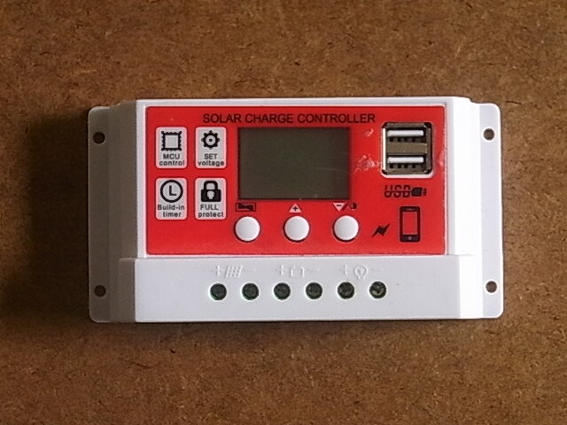 130W ソーラー充電コントローラー 送料410円　中古