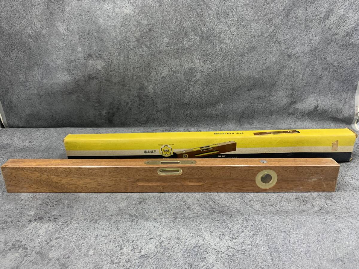 【 未使用 TATUO タツオ印 水平器 60cm 木製水平器 】日本製 レベル コンパクト 方位磁石付 大工道具 測定器 DIY 設置 測量 昭和