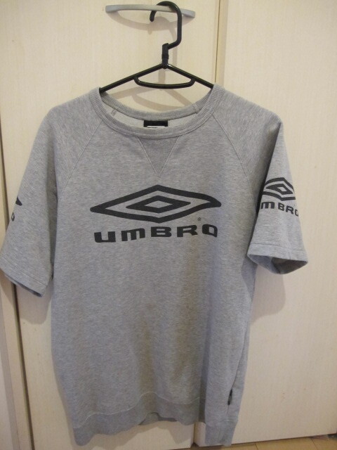 ≪部屋着≫≪サイズＭ≫半袖スウェット/グレー/アンブロumbro/サッカー/フットサル/ウォーミングアップ
