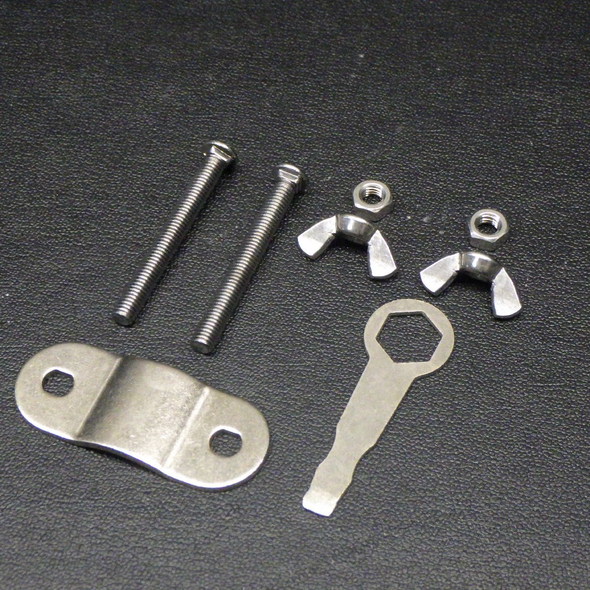 Abu Garcia ロッド固定用 ロッドクランプセット ボルト根元部分4.9mm ※中古美品在庫品(6d0707)※クリックポスト