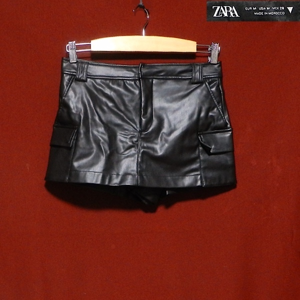 ZARA ザラ ミリタリー カーゴ スナップボタン 合皮 フェイクレザー スカートパンツ フェイクスカート ホットパンツ ミニスカート 黒 M 美品