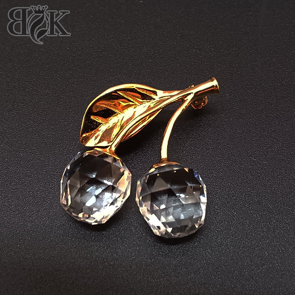 スワロフスキー チェリー モチーフ ブローチ ゴールドカラー レディース サクランボ 果物 アクセサリー SWAROVSKI 中古 ★