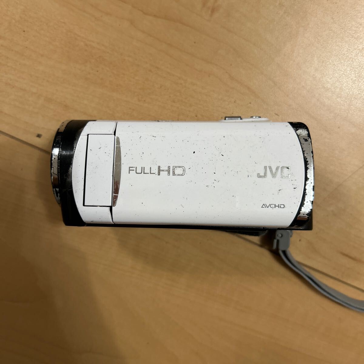 【中古】JVC Everio エブリオ GZ-E117-W デジタルビデオカメラ ホワイト 