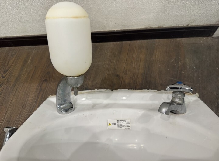 即納　TOTO 洗面器、取り付け金具付き 壁掛手洗器 L30DM ホワイト ＃NW1 送料2500円　東京池袋