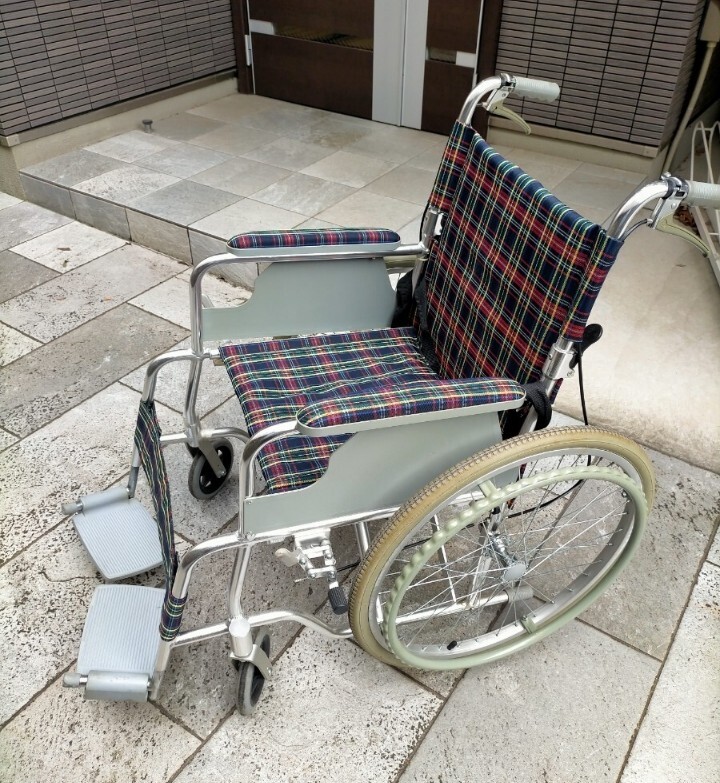 自走式車椅子 車いす 介護 自走型 アルミ製　説明書付き　送料4000円 東京池袋 折りたたみ 軽量