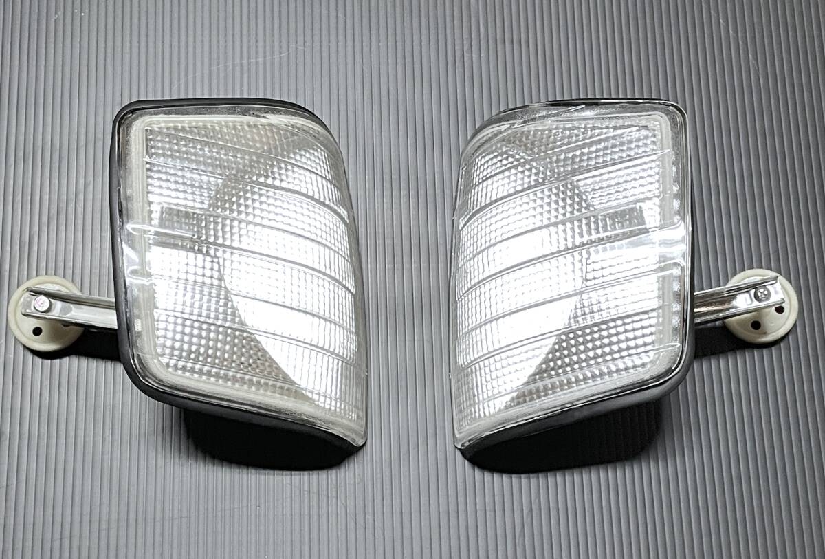 Ｗ201　メルセデス・ベンツ　190クラス　コーナーランプ クリアランスランプ　左右SET 社外品