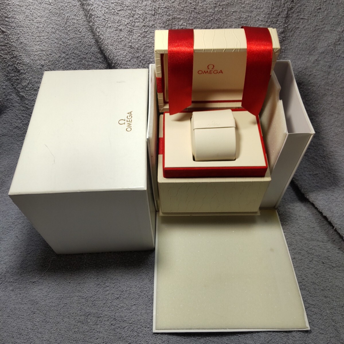 OMEGA 純正 Ω オメガ 正規 時計 ケース 赤 リボン 箱 ボックス BOX 保護 収納 外箱 内箱 空箱 非売品 化粧箱 付属品 04 送料込み