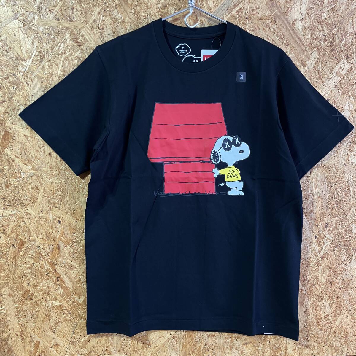 KAWS カウズ PEANUTS SNOOPY 半袖 Tシャツ M コラボ 別注 限定 UT ユニクロ スヌーピー