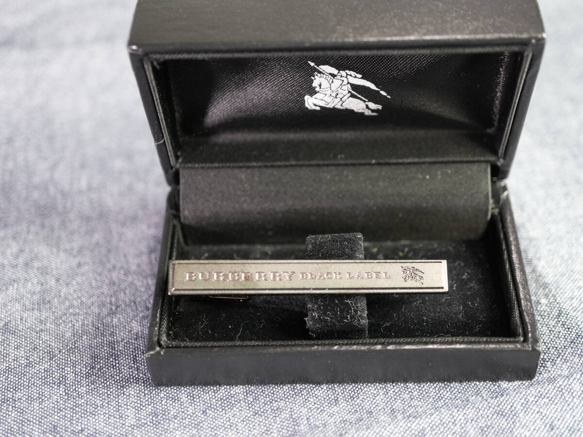 ＜＜ バーバリー ブラックレーベル 三陽商会 BURBERRY BLACK LABEL ネクタイピン 黒色 チタン？ ＞＞ アクセサリー 高級ブランド タイピン