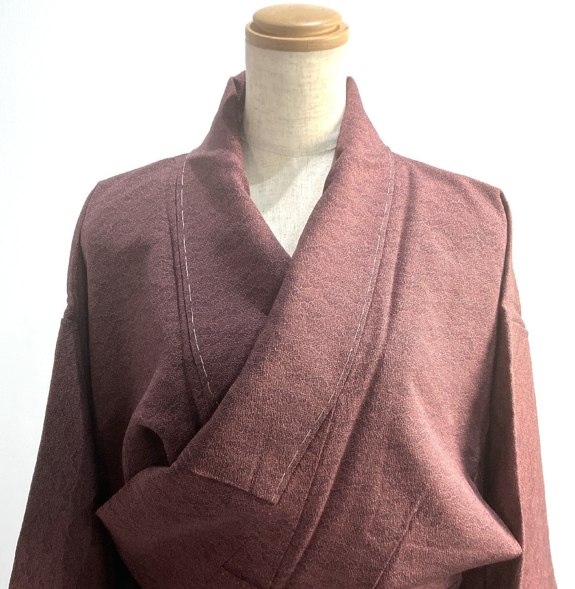 着物 袷 女性用 江戸 小紋 松柄 あずき色 草木染 身丈約146㎝ 裄丈62㎝ 着物のみ しつけ糸つき 和服 和装【道楽札幌】