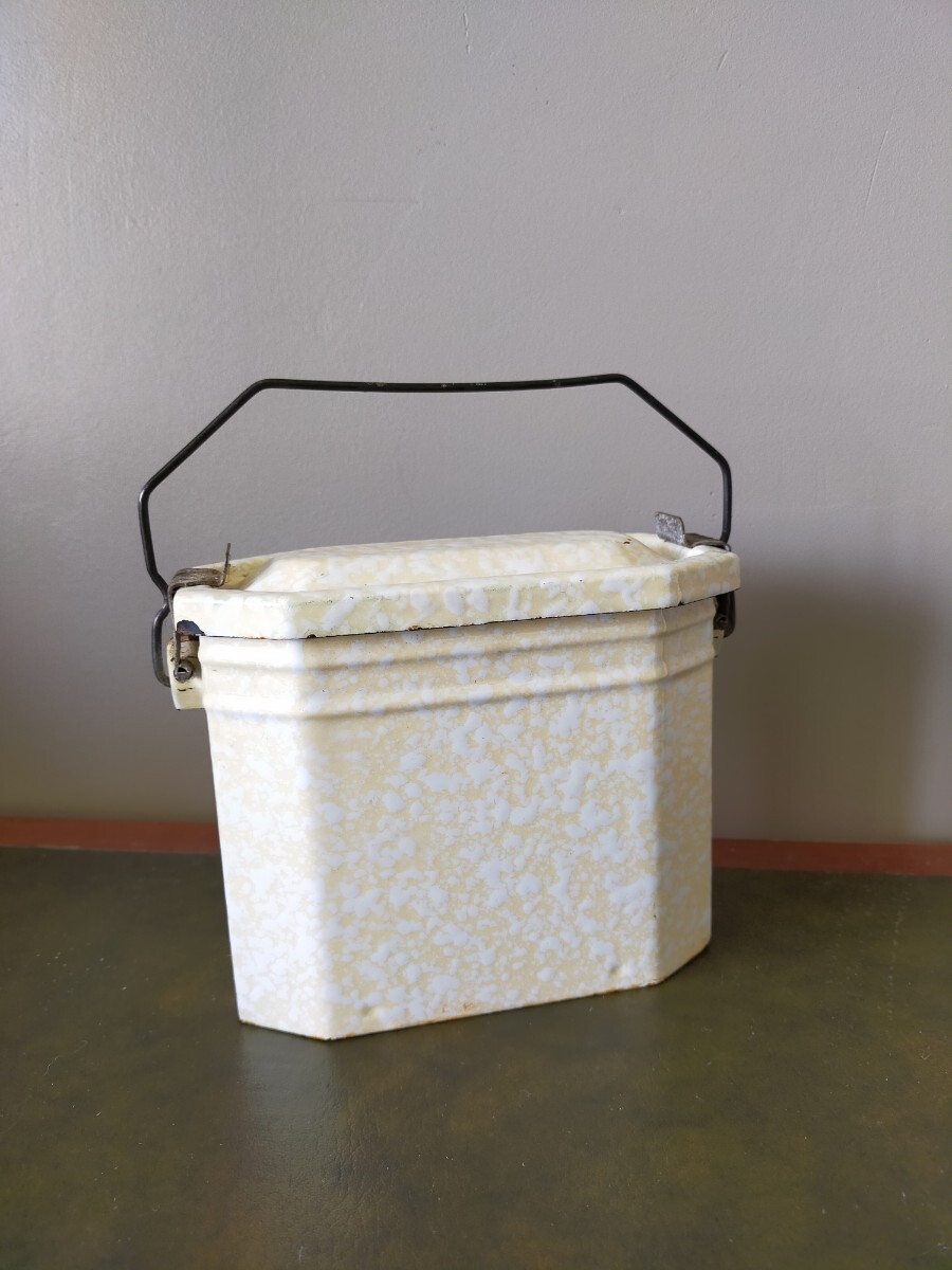 ★アンティーク品★ホーローランチボックス クリーム色 フランス