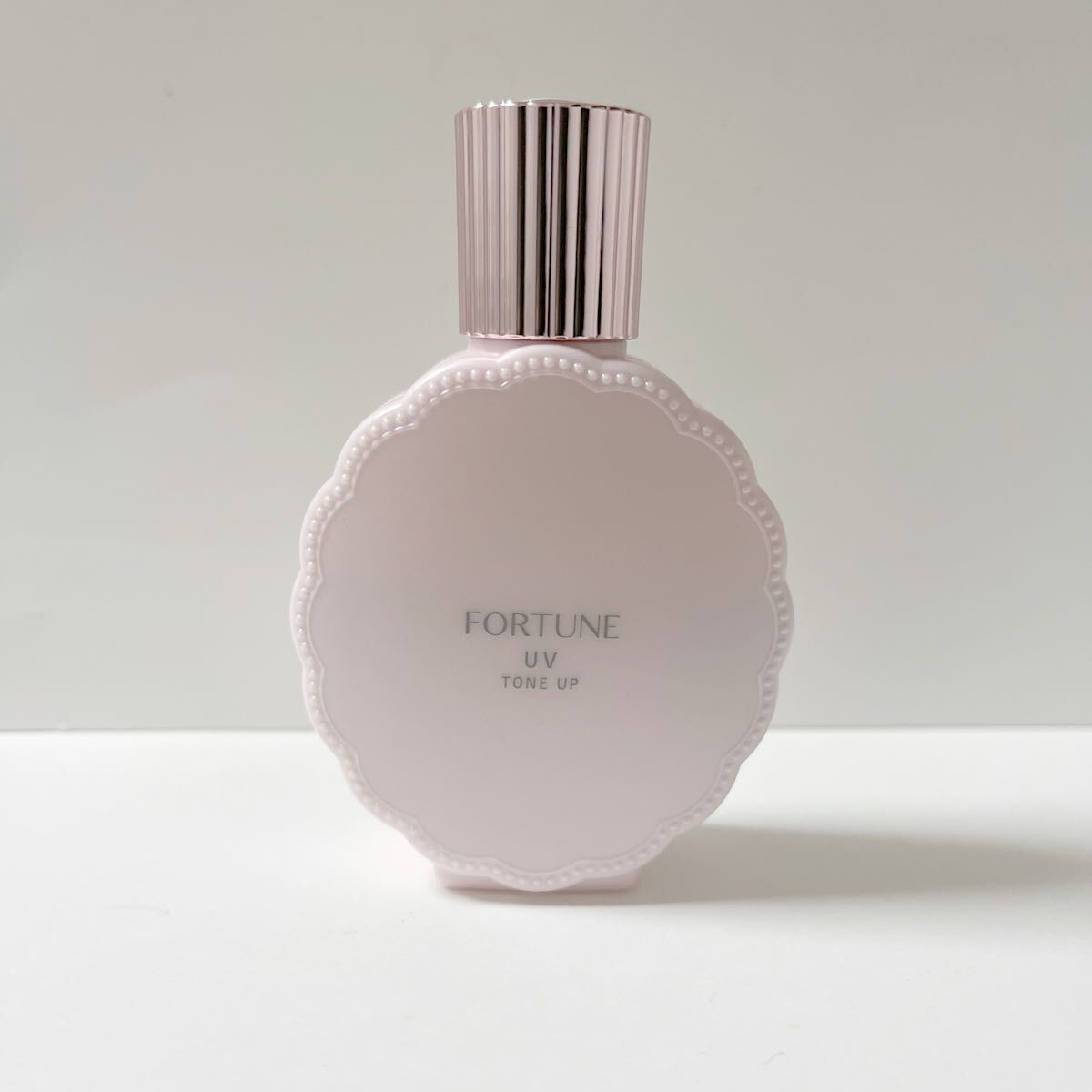 フォーチュン / 皮脂くずれ防止下地 UV(トーンアップ)日焼け止め・化粧下地・30ｍｌ・定価1320円①