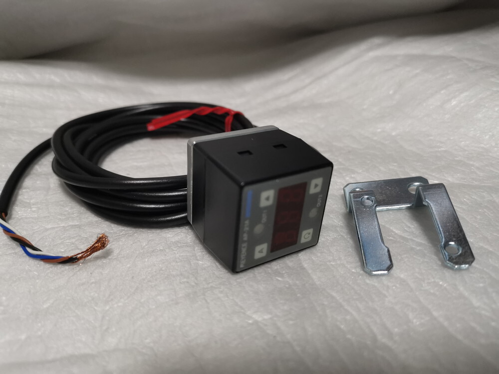 ★未使用★ KEYENCE AP-21A LED式デジタル圧力センサ 負圧型 複数有