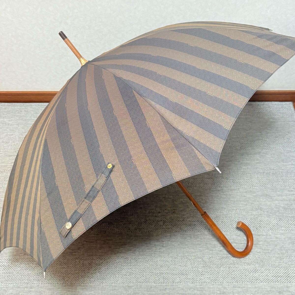 FENDI フェンディ　ペカン柄　文字ロゴ総柄　晴雨兼用高級長傘　木製アンブレラ　ヴィンテージ　廃盤　メンズ　紳士