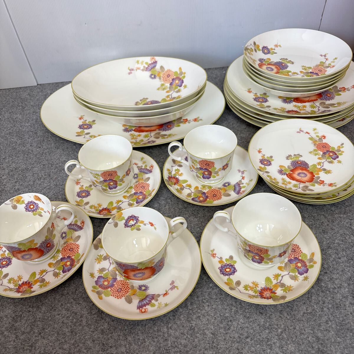 T840 希少　70年代前後　NARUMI ナルミ mikasa ミカサ ボーンチャイナ　食器セット　 カップ ソーサー　プレート　大皿　取り皿　花柄　