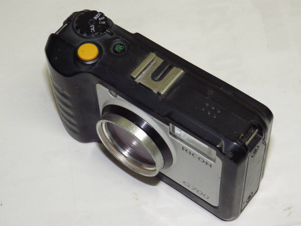 ●中古 コンパクトデジカメ リコー Ricoh Ｇ７００◆光学5倍ズーム◆防水防塵耐衝撃◆新品充電器充電池付き◆動作確認済●