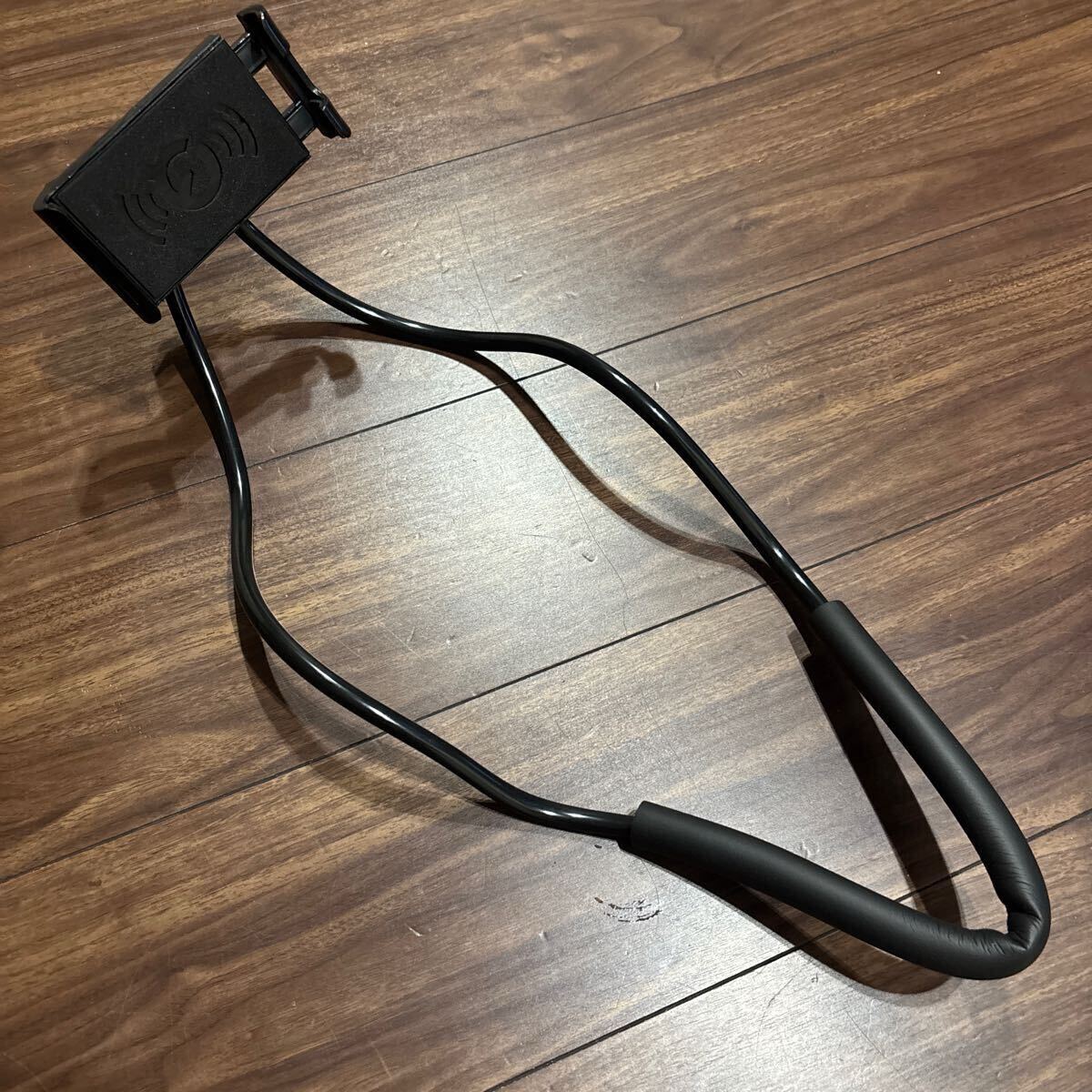 携帯スタンド スマホスタンド 首かけ式