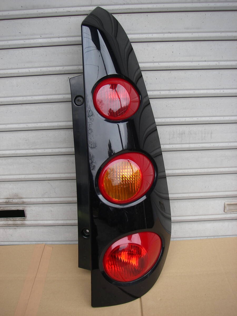 (028-120-D1) MCC スマート フォーフォー 454031 W454 中古純正右テールライト 27.96