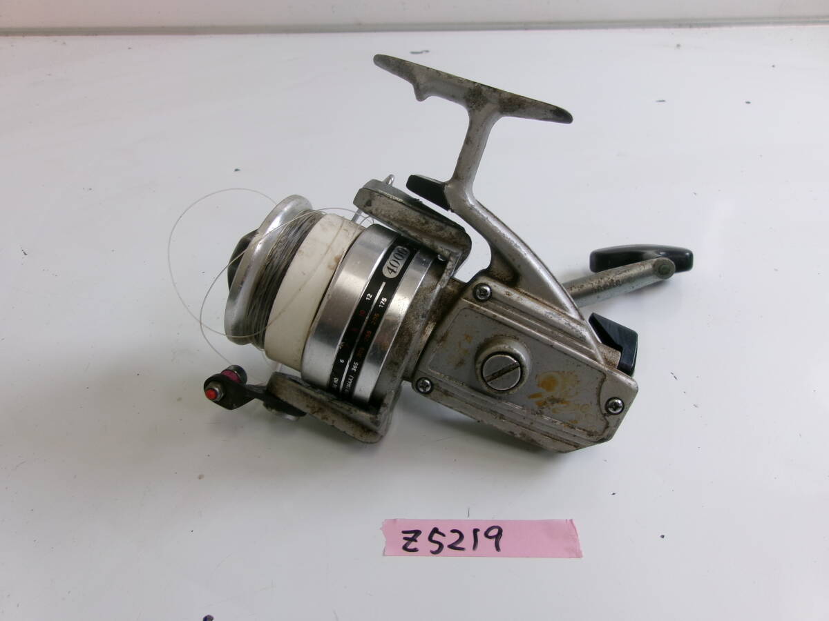 (Z-5219)DAIWA スピニングリール SILVERLINE 4000 現状渡し