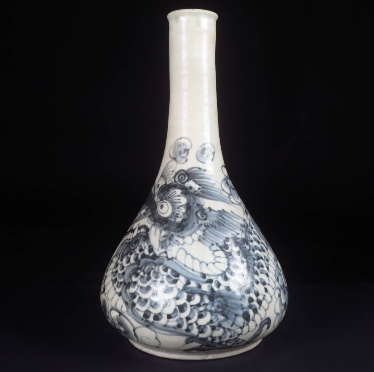 【SAKURAYA】コレクター委託品【李朝 染付雲龍文長頸瓶】青花 花瓶 壷 時代物 朝鮮古美術 朝鮮古陶磁 高麗 韓国 骨董品 古美術品 高さ28cm