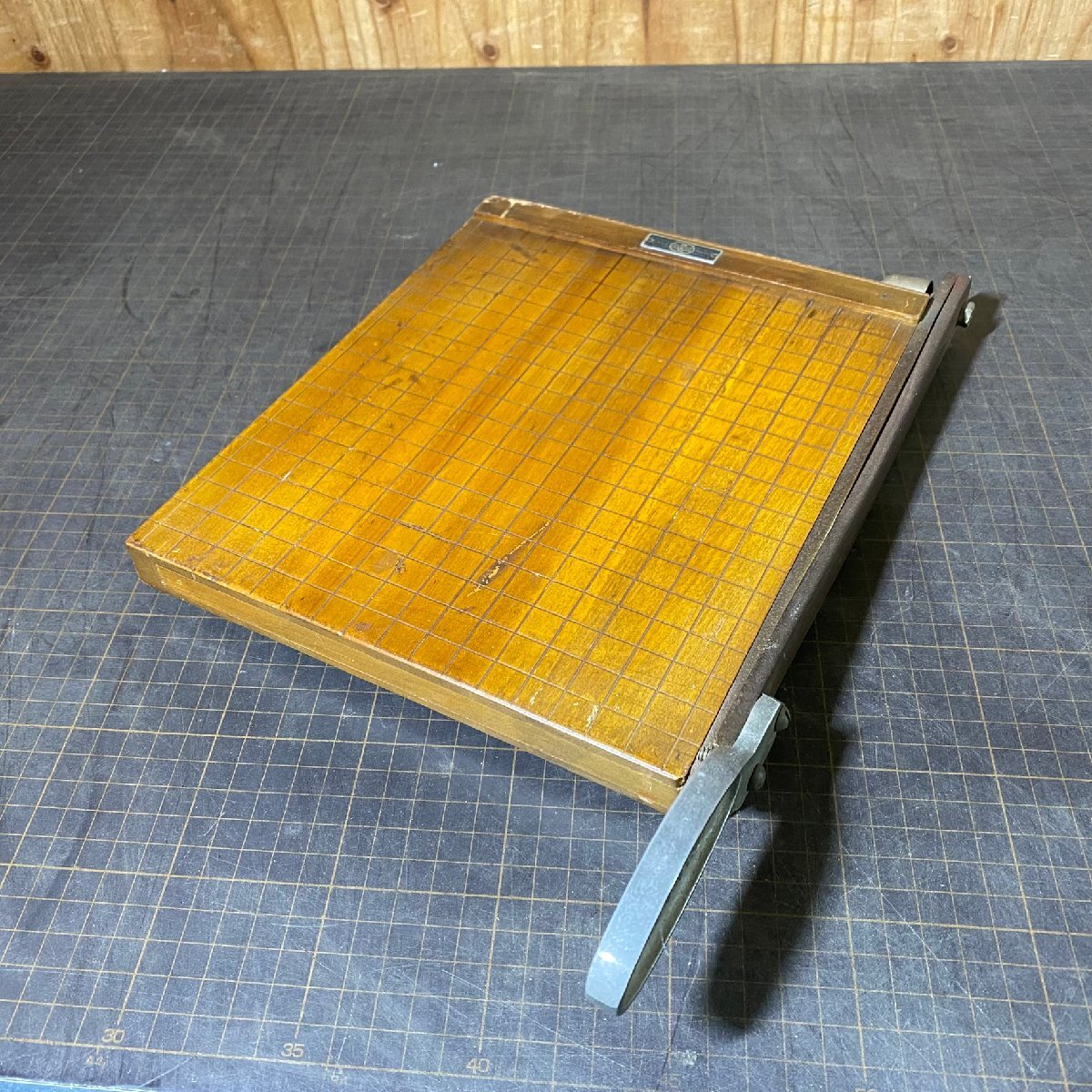 F1【16212P195】ペーパーカッター 裁断機 NANIWA ナニワ 押し切り式 押切 事務用品 昭和レトロ ビンテージ コレクション