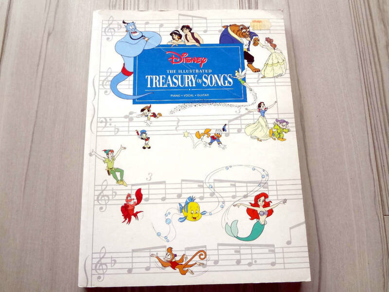 ピアノ・ヴォーカル・ギター Disney THE ILLUSTRATED TREASURY OF SONGS ディズニー