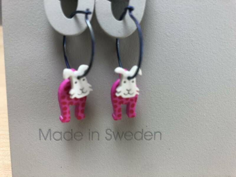 K-form ● 犬のピアス ●　ピンク　● made in Sweden ● 北欧雑貨 ●