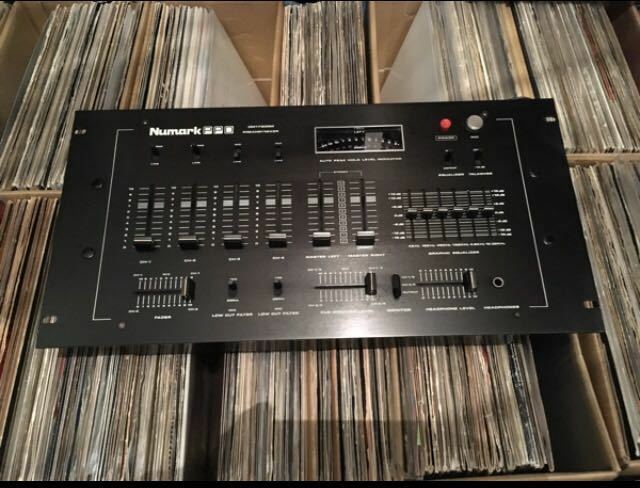 ヌマーク　NUMARK DM1750 ビンテージミキサー