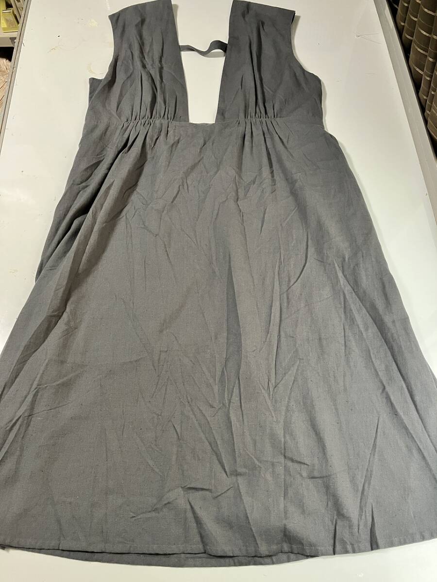 新品■大きいサイズ４Ｌ■Ｖあき切替ジャンスカワンピース■グレー