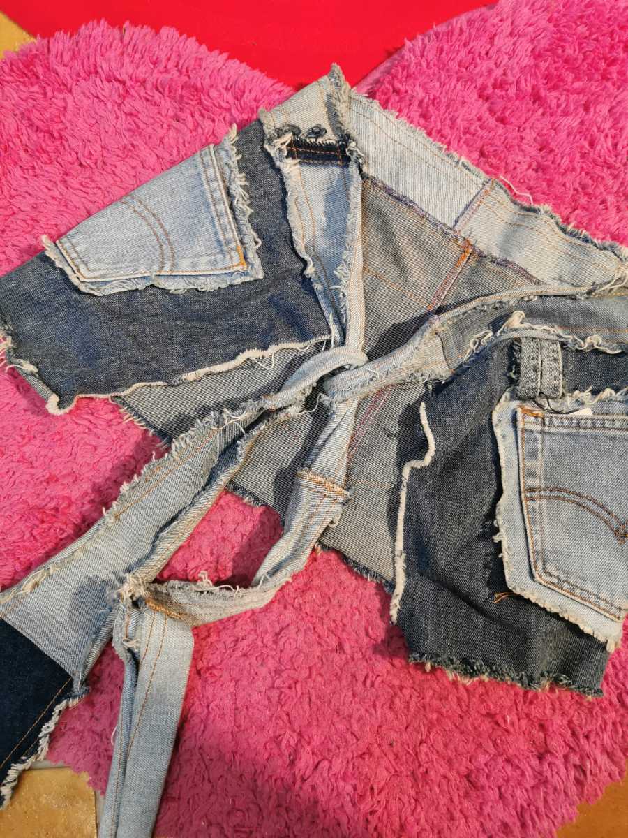 LEVISのリメイク腰巻き エプロン　ヒップ隠し