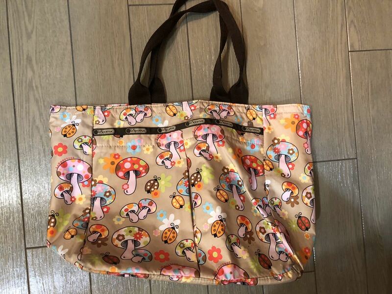 ♪レスポートサック LeSportsac トートバッグ バッグ　きのこ　マッシュルーム カラフル　派手　汚れあり　USED♪