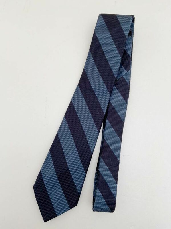 BREUER イタリア製シルクネクタイ ネイビー ブルー 濃紺 青 ブリュウア 美品 レジメンタル