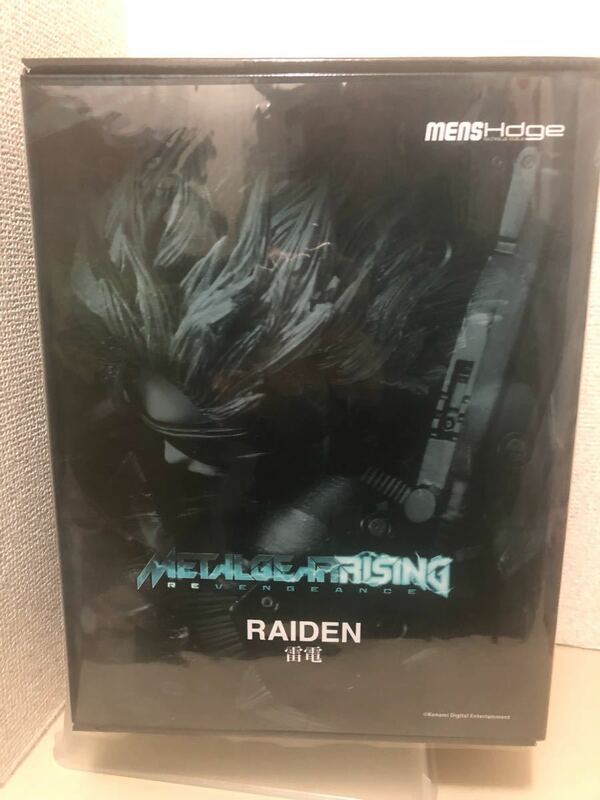 【即決価格】　mensHdge ／ METAL GEAR RISING REVENGEANCE 雷電　フィギュア ★☆3