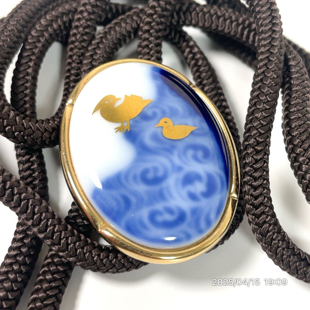 大倉陶園 オオクラ オークラ カラス×アヒルモチーフ 陶器 オーバル系 アクセサリー ループタイ ネクタイ 装飾品