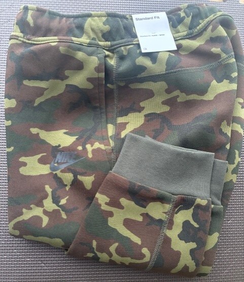 新品★NIKE ナイキ テックフリース ジョガーパンツ S(キッズ160)カモフラ