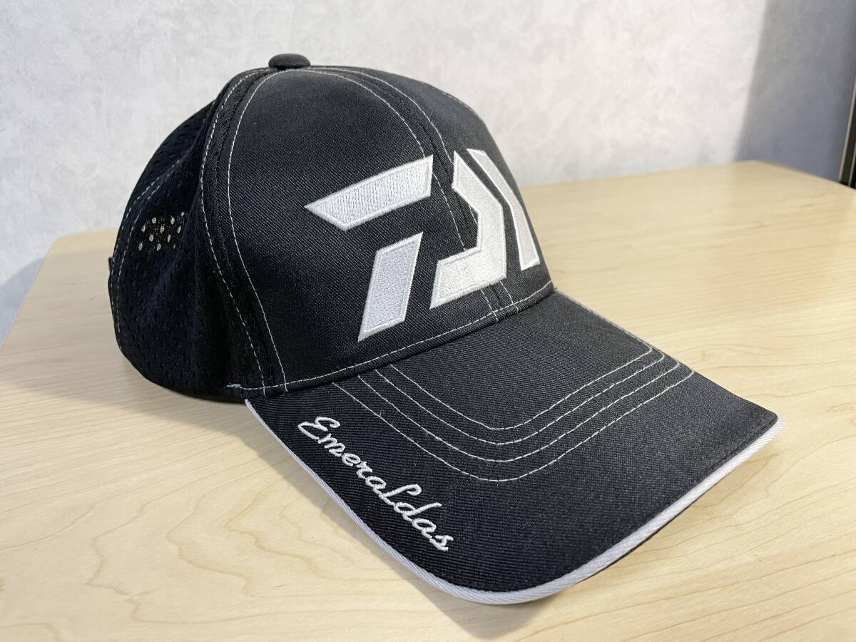 新品未使用 ダイワ エメラルダス 限定 キャップ 帽子 daiwa Emeraldas limited hat colossal 