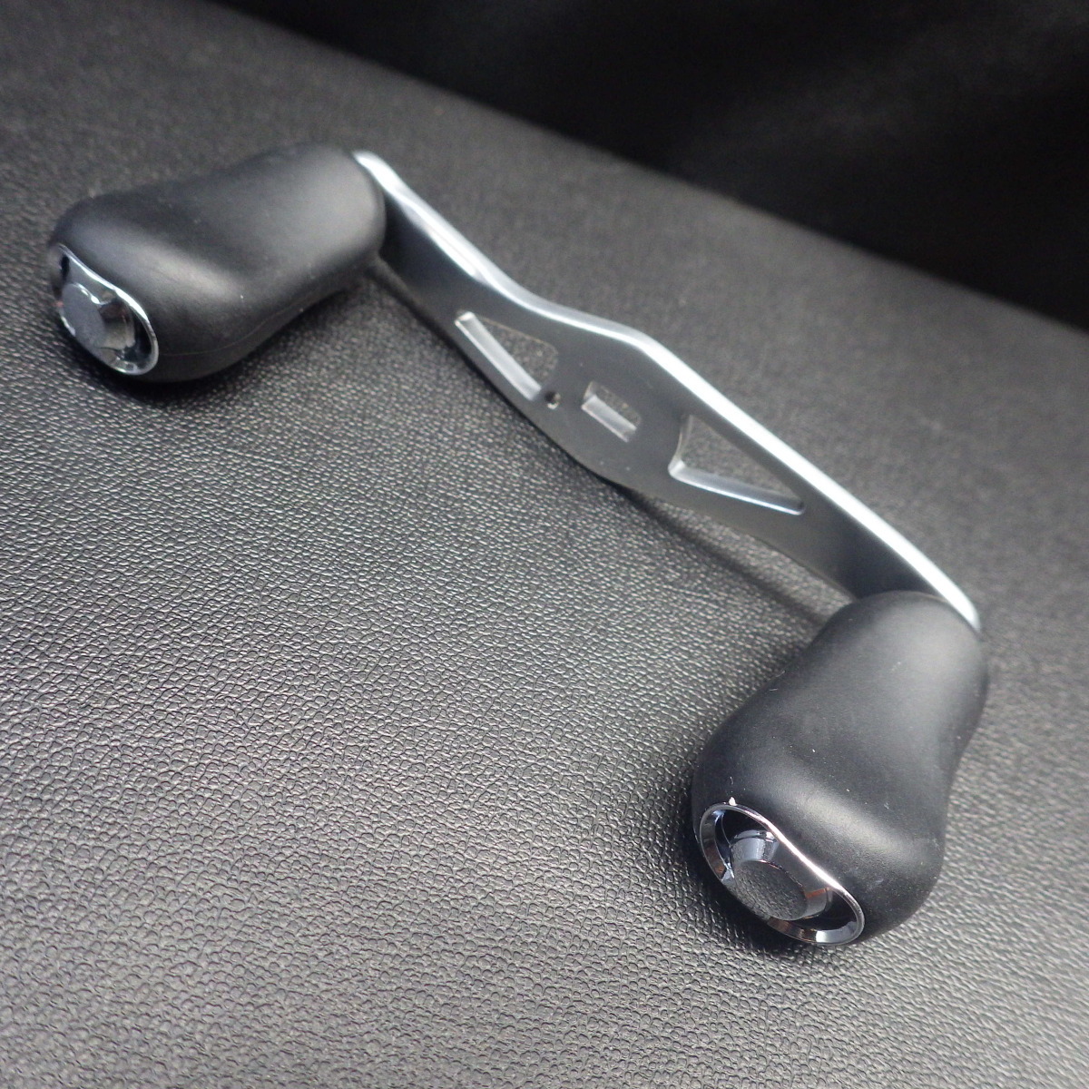 SHIMANO 16メタニウム 純正オフセットハンドルのみ / ピッチ約84mm ※中古在庫品(4e0101)※クリックポスト