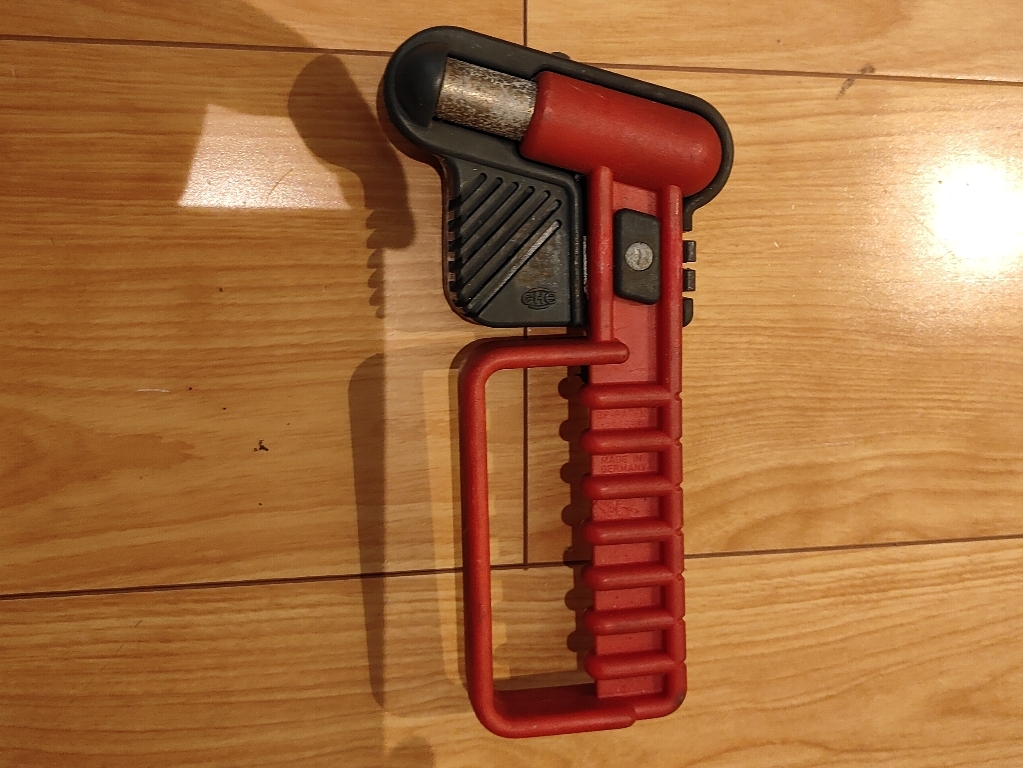 バールのようなもの♪非常用ガラス割りハンマー☆撃破点