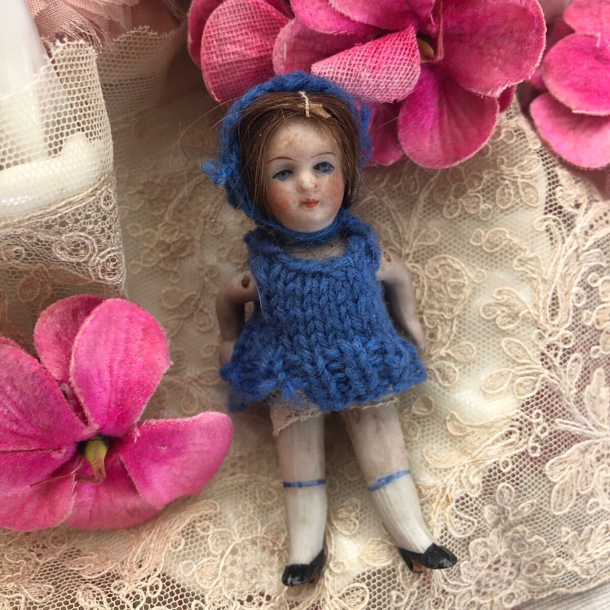 フランスアンティーク豪華！美しいブルーアイズのミニミニドール！素焼き　人形　ヴィンテージ　レア　手作り服　ミニチュア/レース　