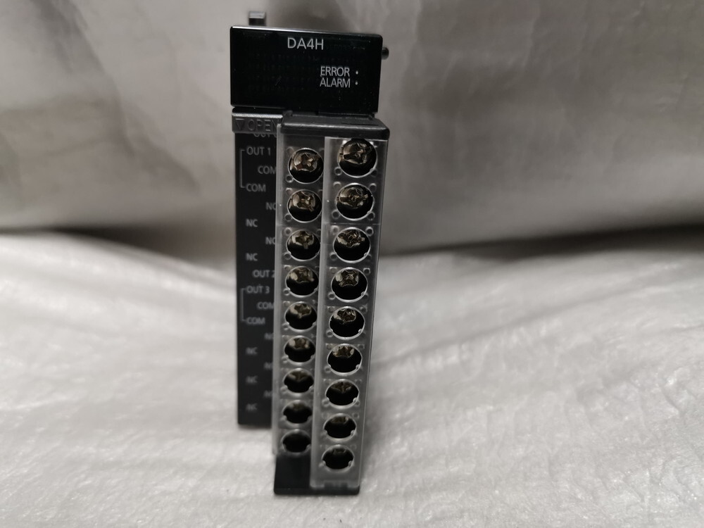 ★未使用に近い★ Panasonic AFP7DA4H PLC FP7 アナログ入・出力ユニット