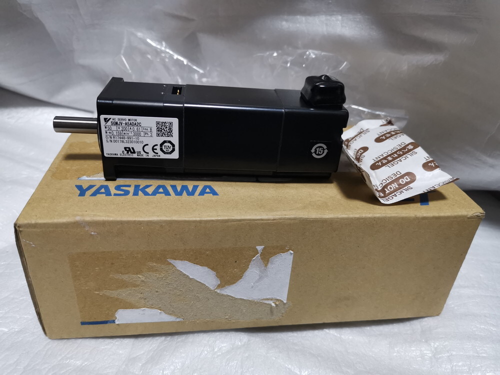 ★未使用★ YASUKAWA/安川 SGMJV-A5ADA2C サーボモータ 50W/AC200V 複数有