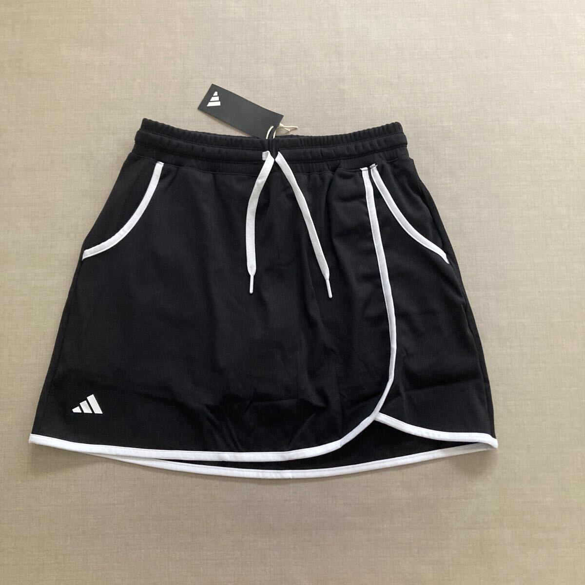新品・未使用 adidas ゴルフ インナーパンツ付きスカート ◆ L ◆ JRY76 ブラック アディダス
