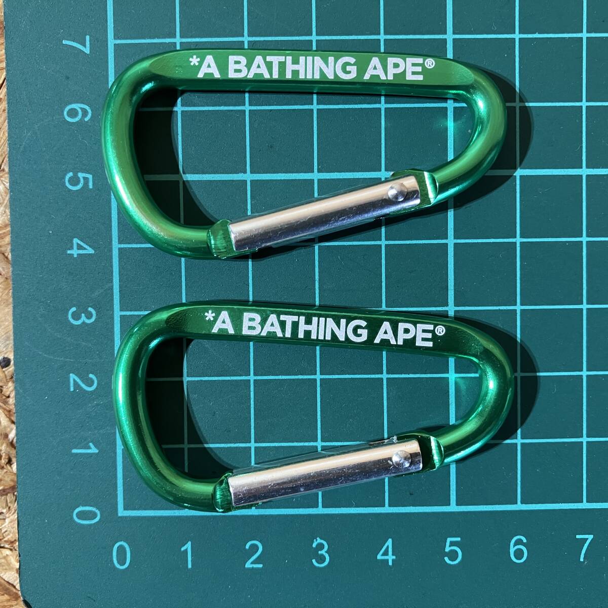 A BATHING APE BAPE カラビナ 2個