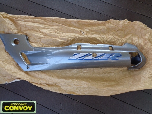 ［M8205］値下げ! カワサキ ZZR400 ZX400N 純正 シートカウル L/左 36001-1493 美品 長期保管品 サイドカウル リア 