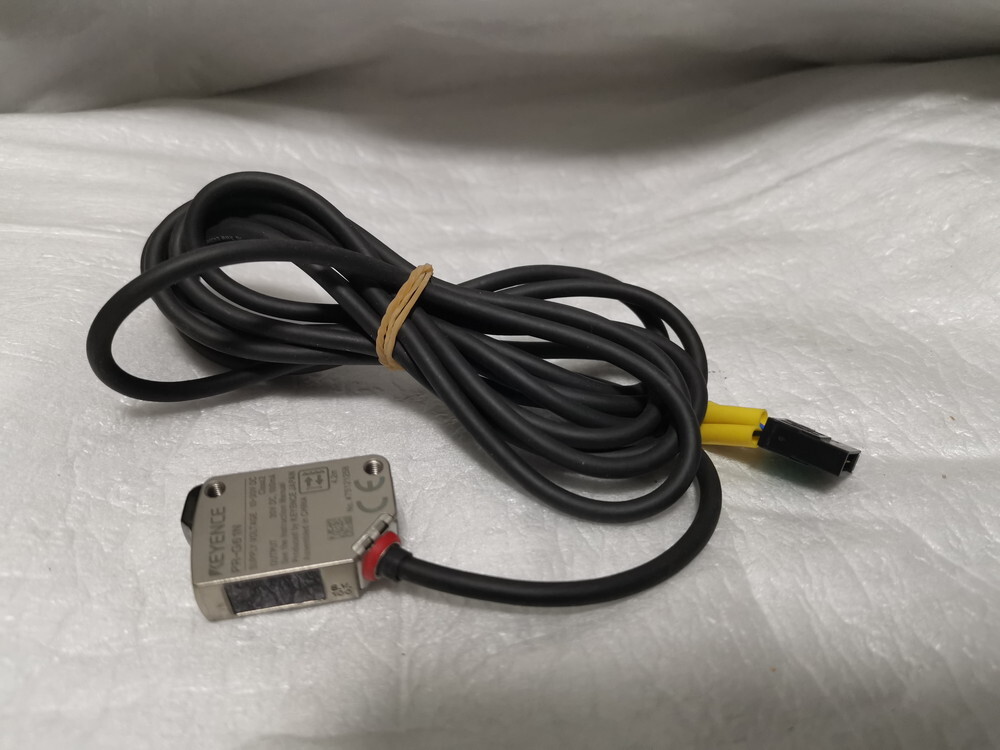 ★動作保証美品★ KEYENCE PR-G61N アンプ内蔵型光電センサ