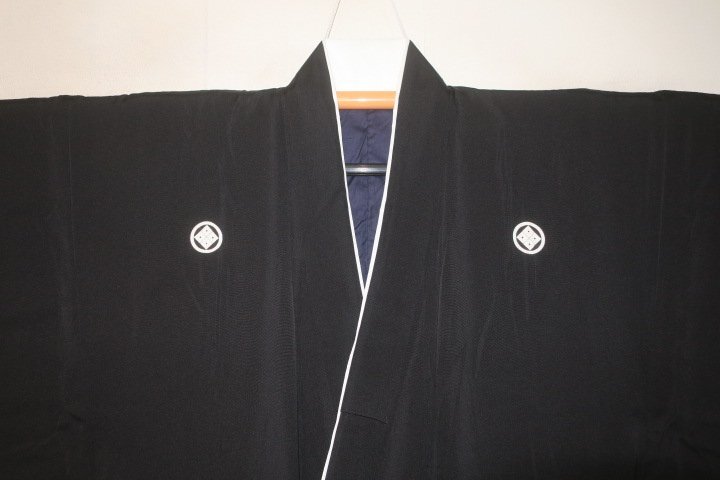 拾10380【新企画・男の弓道用高級着物】本絹羽二重 黒紋付着物 裄71丈150К 袖丈・袖付けを調整しました 丸に隅立て四ツ目