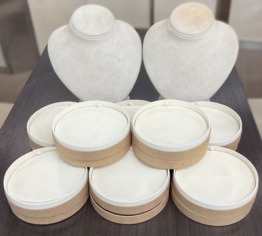 ネックレスディスプレイスタンド アクセサリースタンド トルソー 2点 ネックレスケース 8点